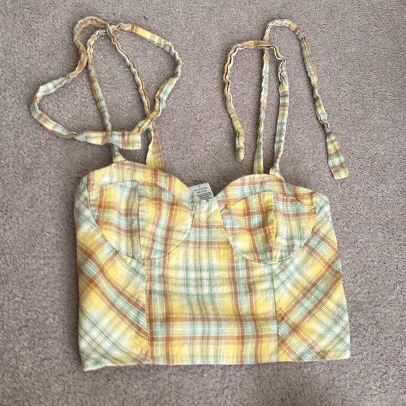 2 Piece matching set Shorts and crop top - Picture 2 of 8